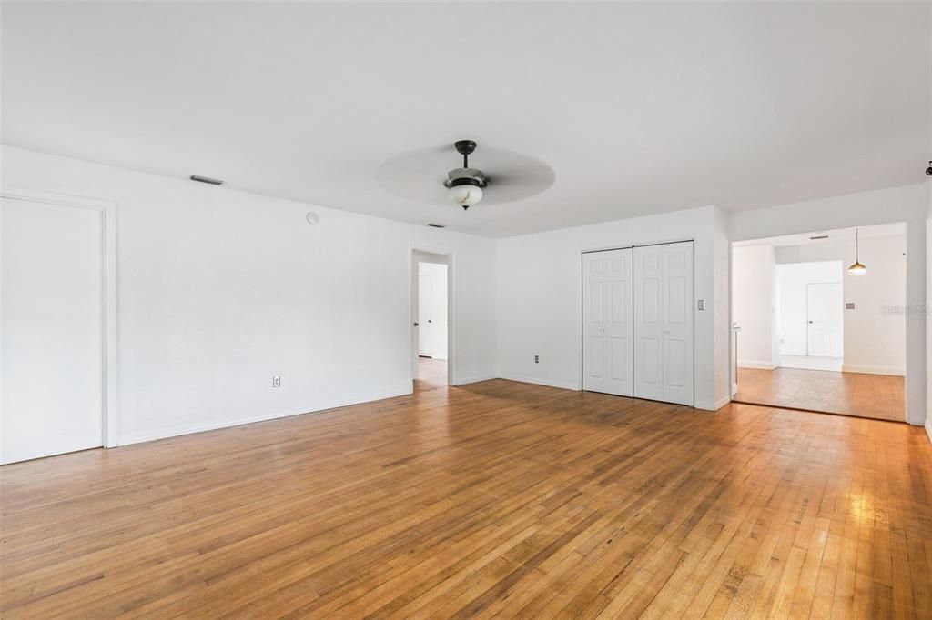 For Sale: $549,900 (3 beds, 2 baths, 1498 Square Feet)