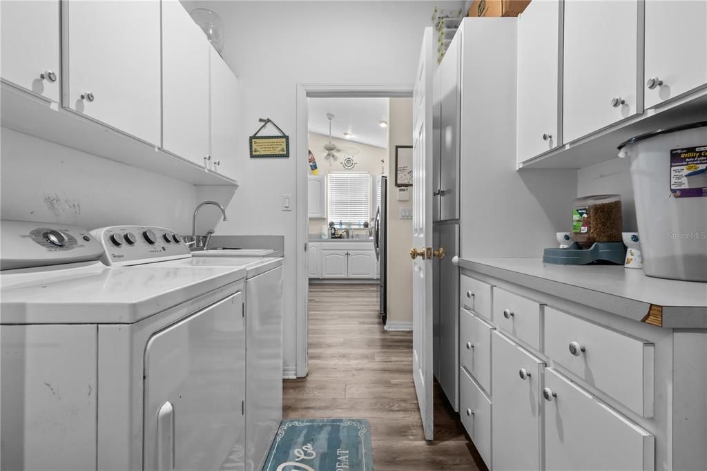 For Sale: $699,900 (6 beds, 3 baths, 4782 Square Feet)