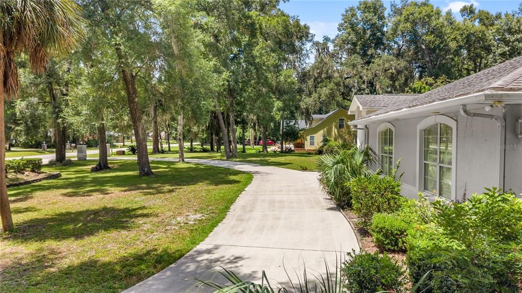 For Sale: $699,900 (6 beds, 3 baths, 4782 Square Feet)