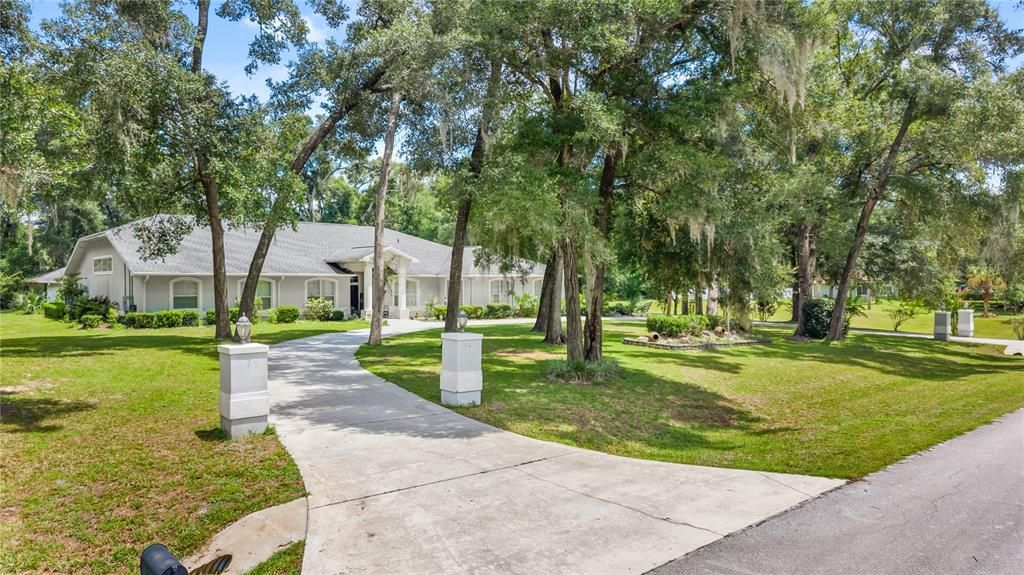 For Sale: $699,900 (6 beds, 3 baths, 4782 Square Feet)