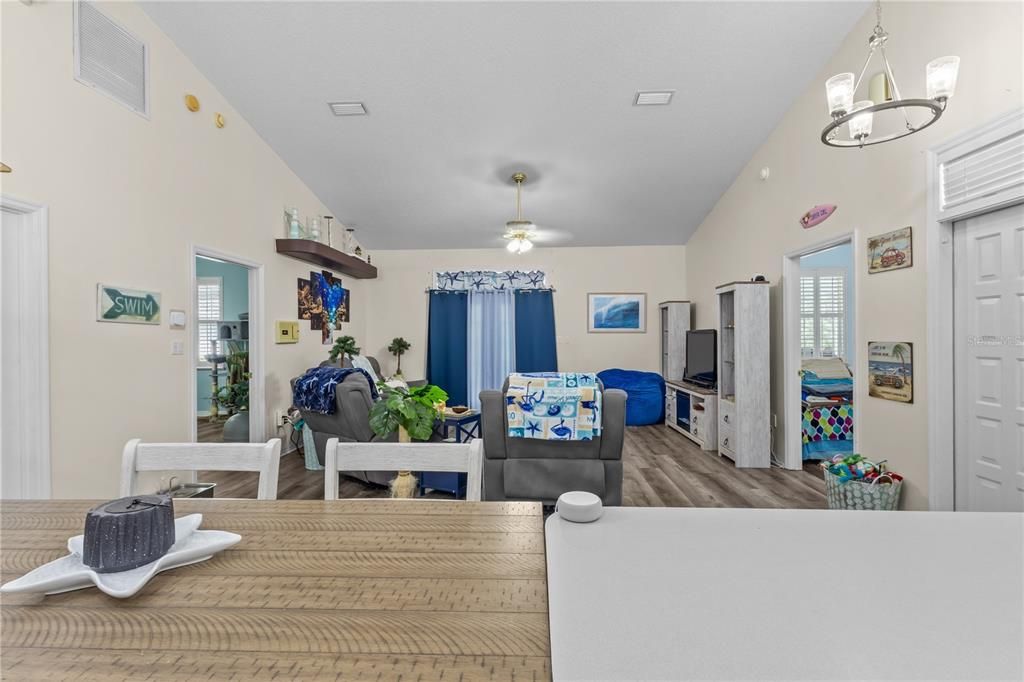 For Sale: $699,900 (6 beds, 3 baths, 4782 Square Feet)