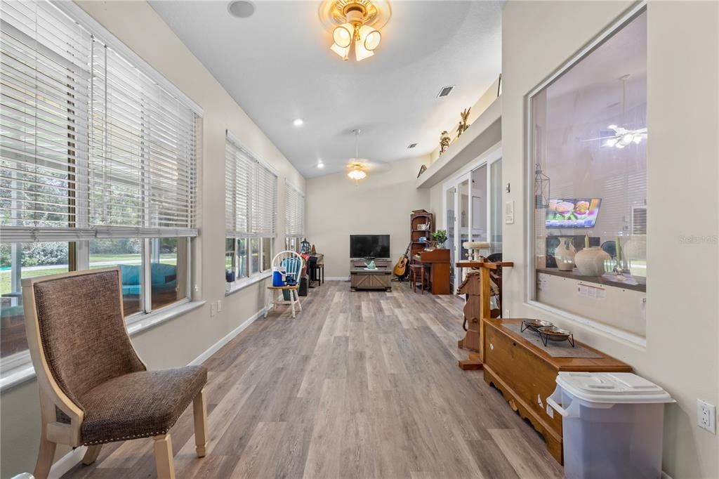 For Sale: $699,900 (6 beds, 3 baths, 4782 Square Feet)