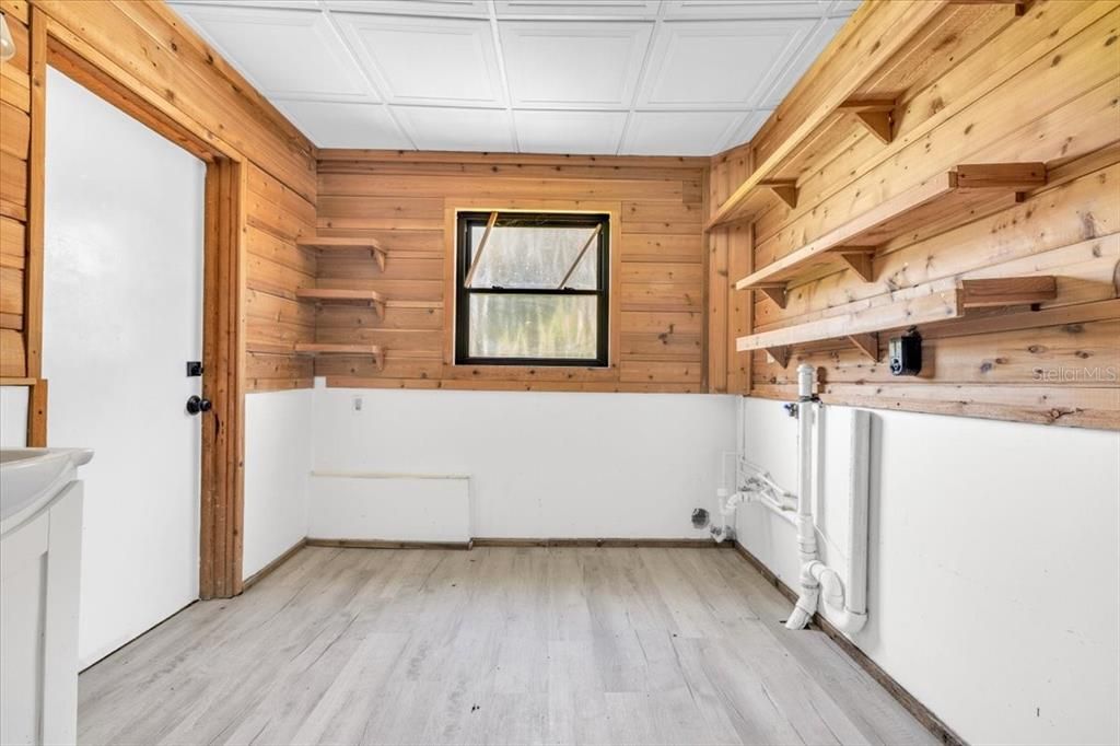 For Sale: $550,000 (3 beds, 2 baths, 1622 Square Feet)