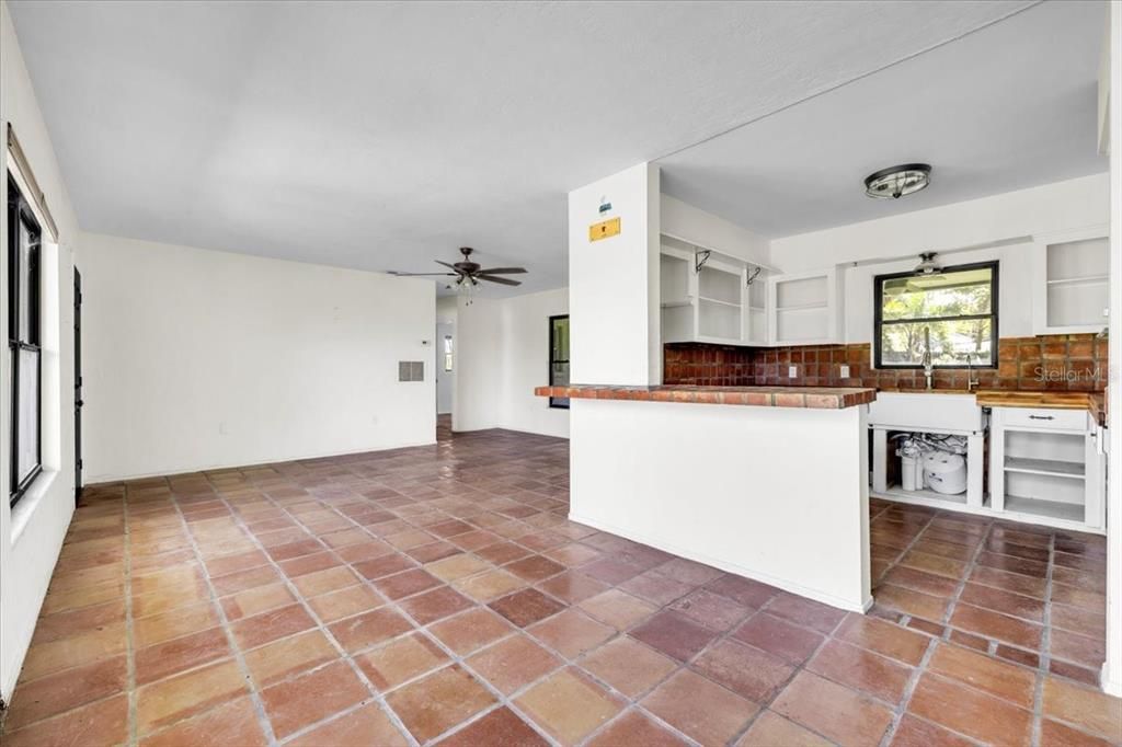 For Sale: $550,000 (3 beds, 2 baths, 1622 Square Feet)