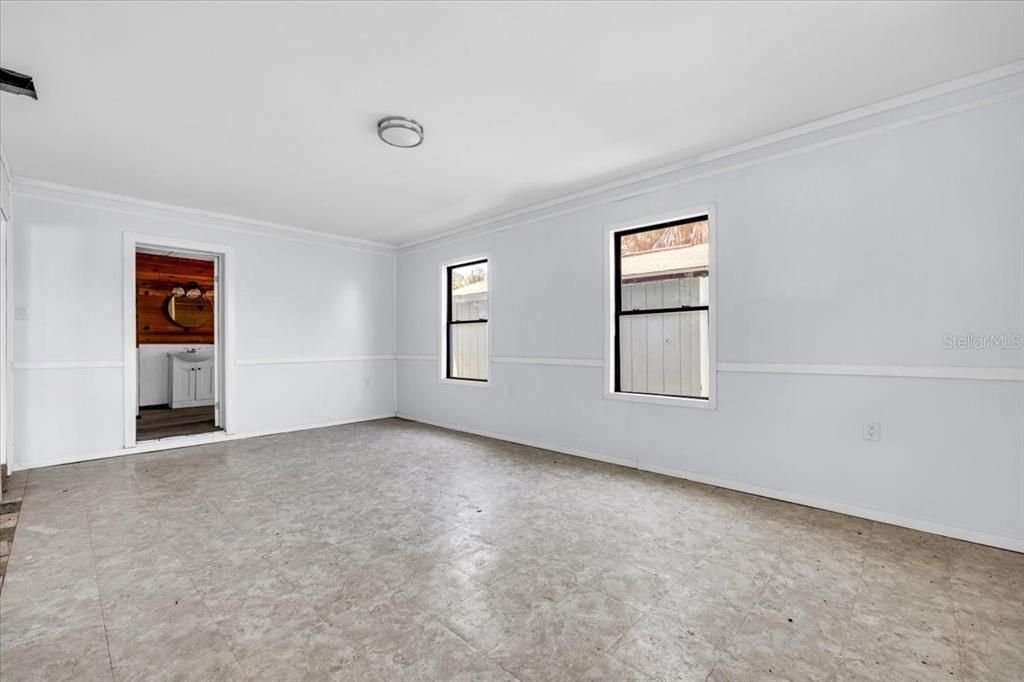 For Sale: $550,000 (3 beds, 2 baths, 1622 Square Feet)