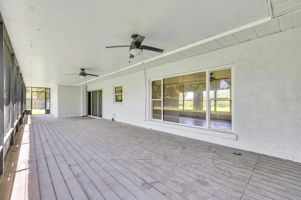 For Sale: $550,000 (3 beds, 2 baths, 1622 Square Feet)