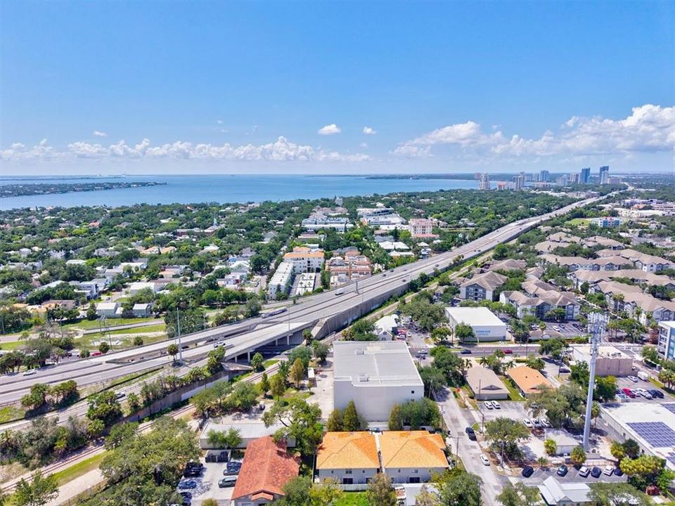 На продажу: $524,900 (2 спален, 2 ванн, 1573 Квадратных фут)