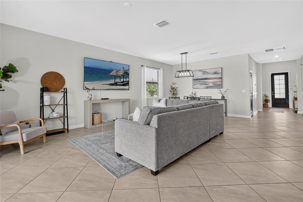 For Rent: $5,000 (4 beds, 3 baths, 2016 Square Feet)