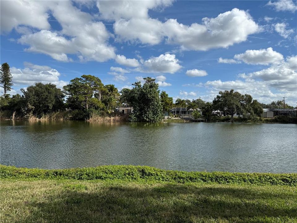 For Rent: $1,700 (2 beds, 2 baths, 848 Square Feet)