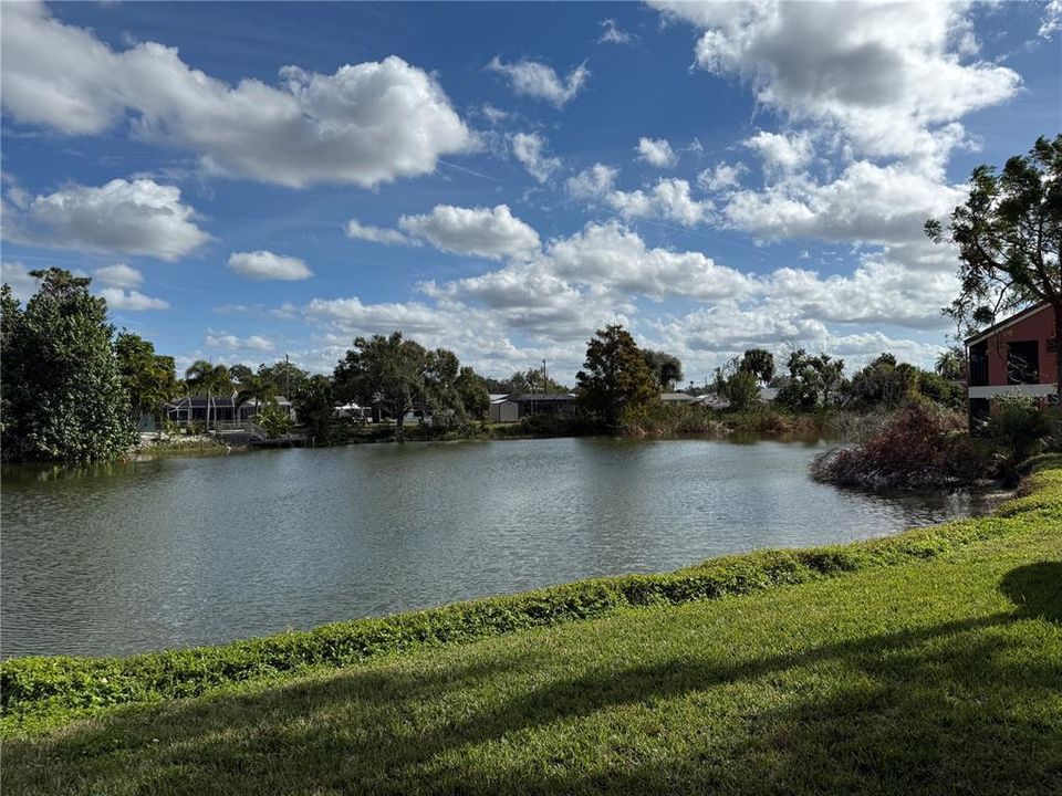 For Rent: $1,700 (2 beds, 2 baths, 848 Square Feet)