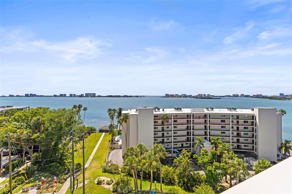 For Rent: $2,350 (2 beds, 2 baths, 1290 Square Feet)