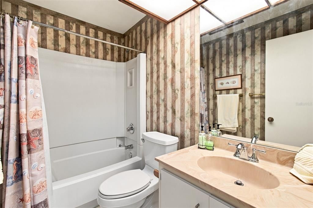 For Sale: $449,900 (3 beds, 2 baths, 1569 Square Feet)