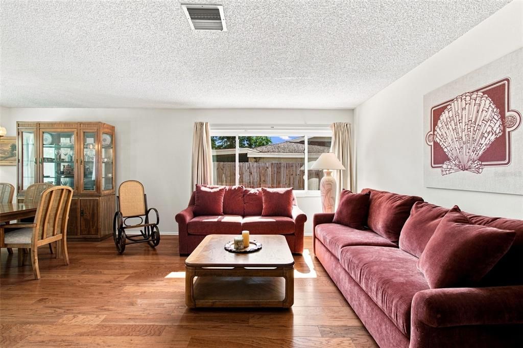 For Sale: $449,900 (3 beds, 2 baths, 1569 Square Feet)