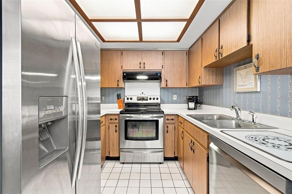 For Sale: $449,900 (3 beds, 2 baths, 1569 Square Feet)