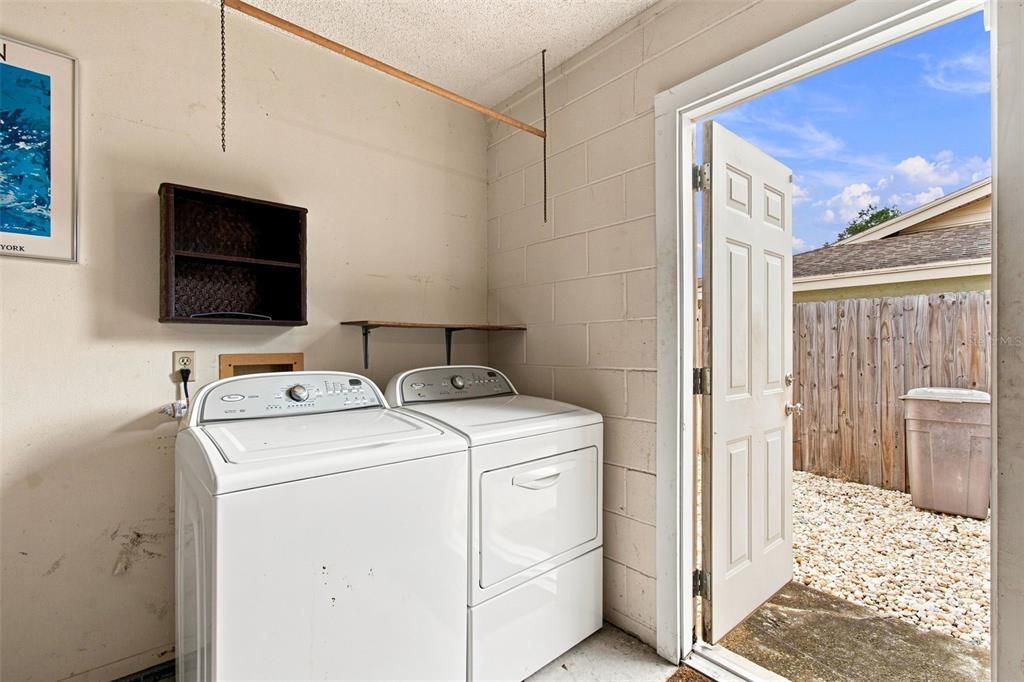 For Sale: $449,900 (3 beds, 2 baths, 1569 Square Feet)