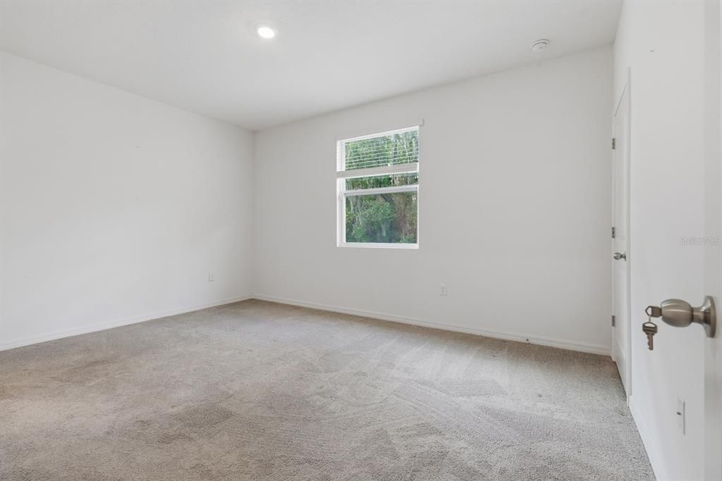 For Rent: $2,100 (3 beds, 2 baths, 1690 Square Feet)