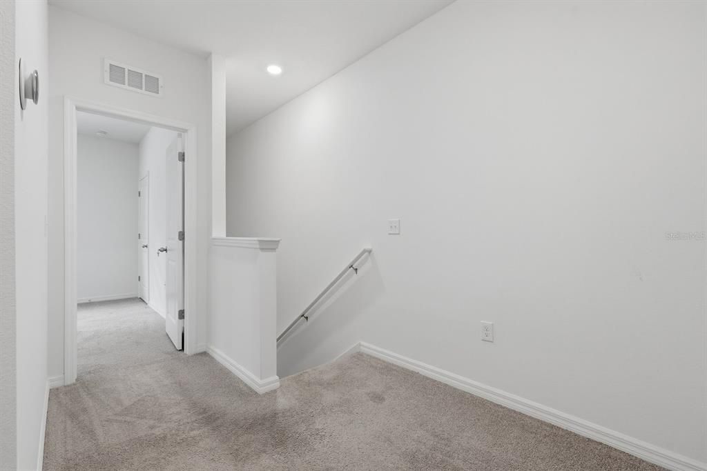 For Rent: $2,100 (3 beds, 2 baths, 1690 Square Feet)