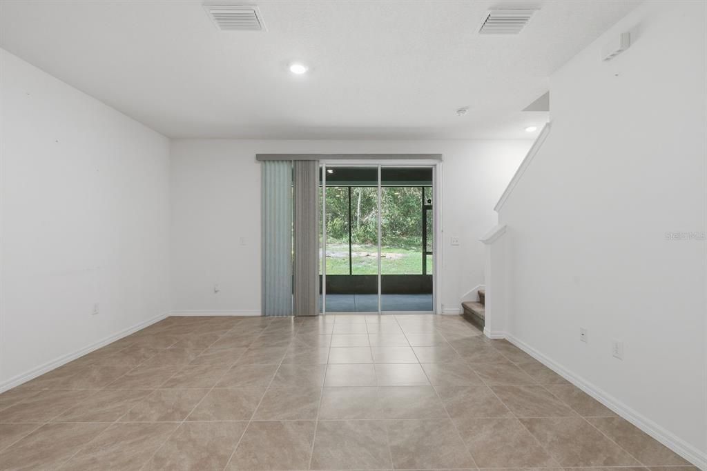 For Rent: $2,100 (3 beds, 2 baths, 1690 Square Feet)