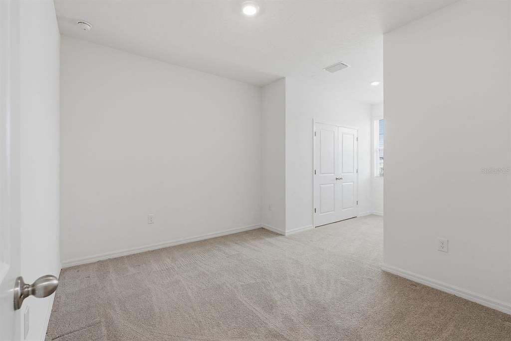 For Rent: $2,100 (3 beds, 2 baths, 1690 Square Feet)