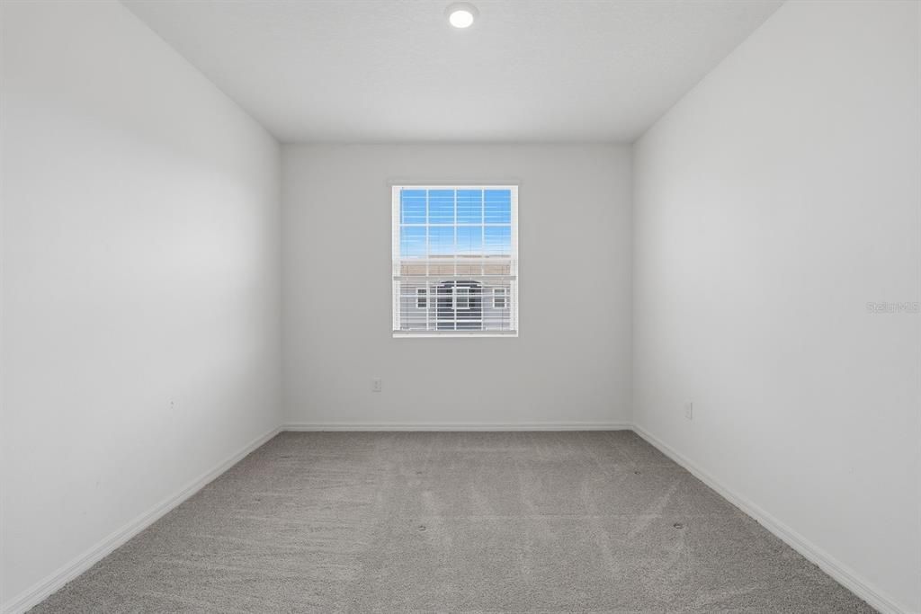 For Rent: $2,100 (3 beds, 2 baths, 1690 Square Feet)