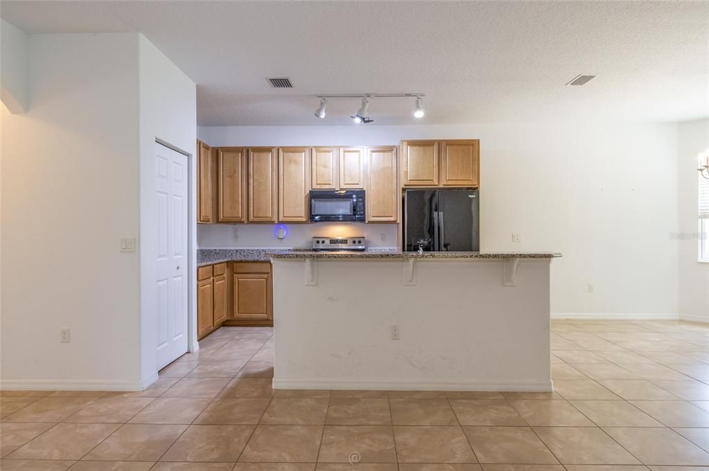 For Sale: $375,000 (3 beds, 2 baths, 1832 Square Feet)