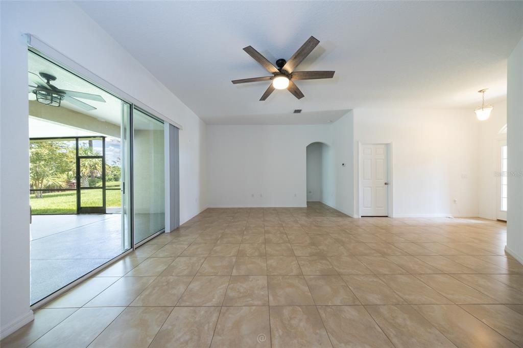 For Sale: $375,000 (3 beds, 2 baths, 1832 Square Feet)