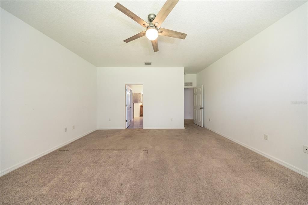 For Sale: $375,000 (3 beds, 2 baths, 1832 Square Feet)