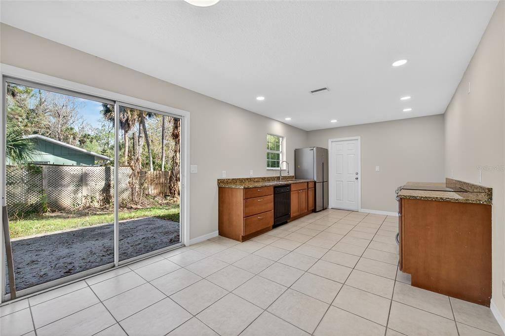 For Sale: $225,000 (3 beds, 2 baths, 1200 Square Feet)