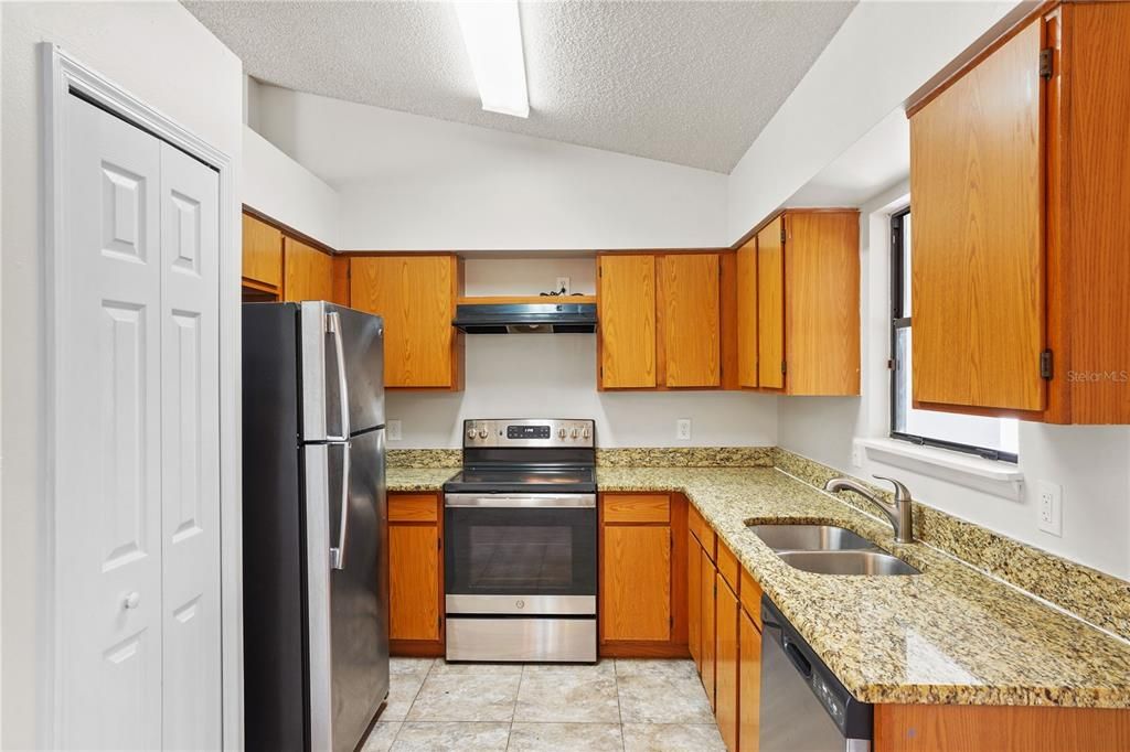 For Sale: $320,000 (4 beds, 2 baths, 1759 Square Feet)
