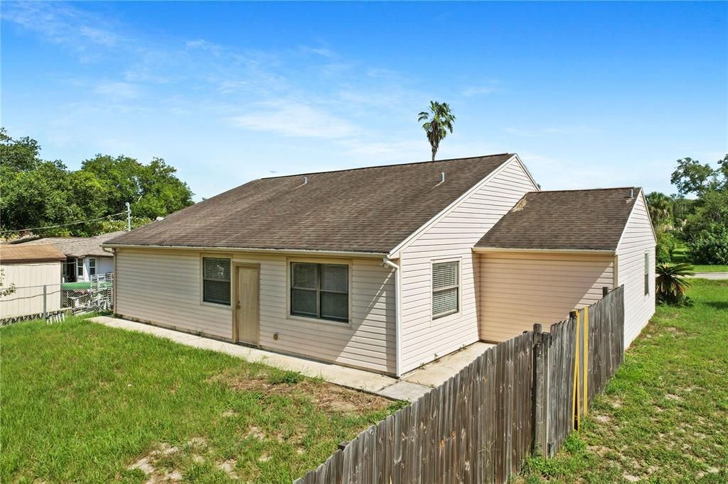 For Sale: $320,000 (4 beds, 2 baths, 1759 Square Feet)