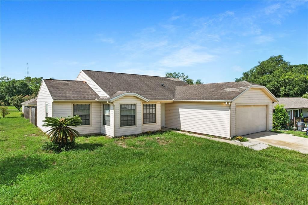 For Sale: $320,000 (4 beds, 2 baths, 1759 Square Feet)