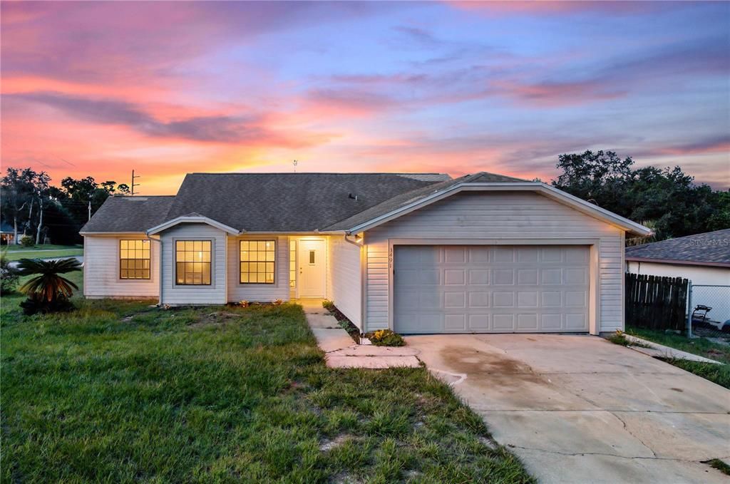 For Sale: $320,000 (4 beds, 2 baths, 1759 Square Feet)