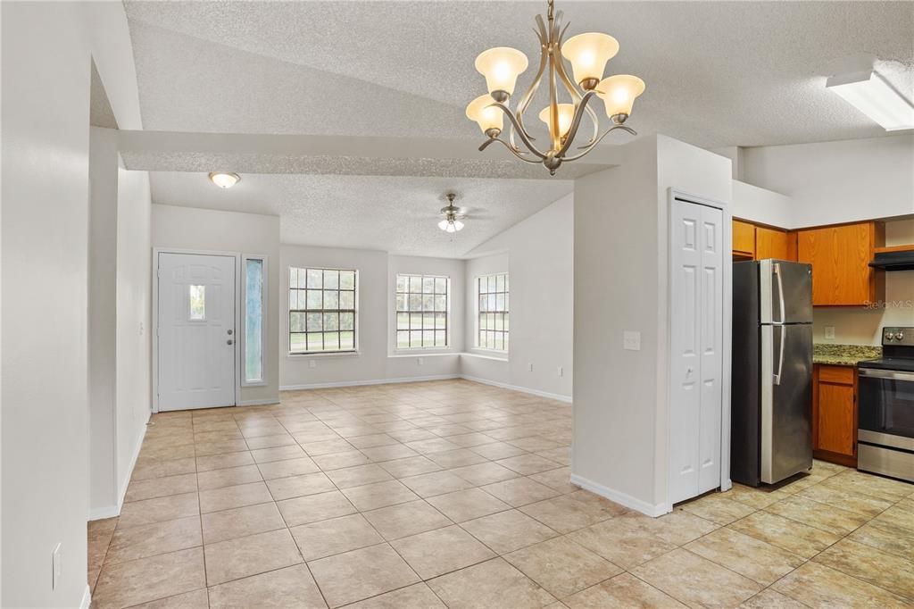 For Sale: $320,000 (4 beds, 2 baths, 1759 Square Feet)