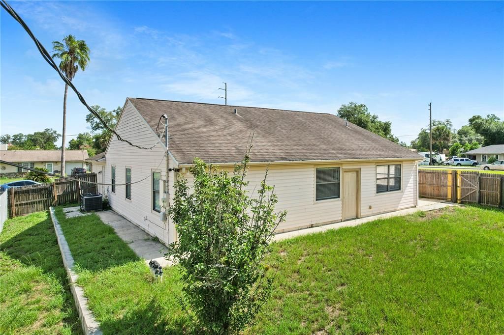 For Sale: $320,000 (4 beds, 2 baths, 1759 Square Feet)
