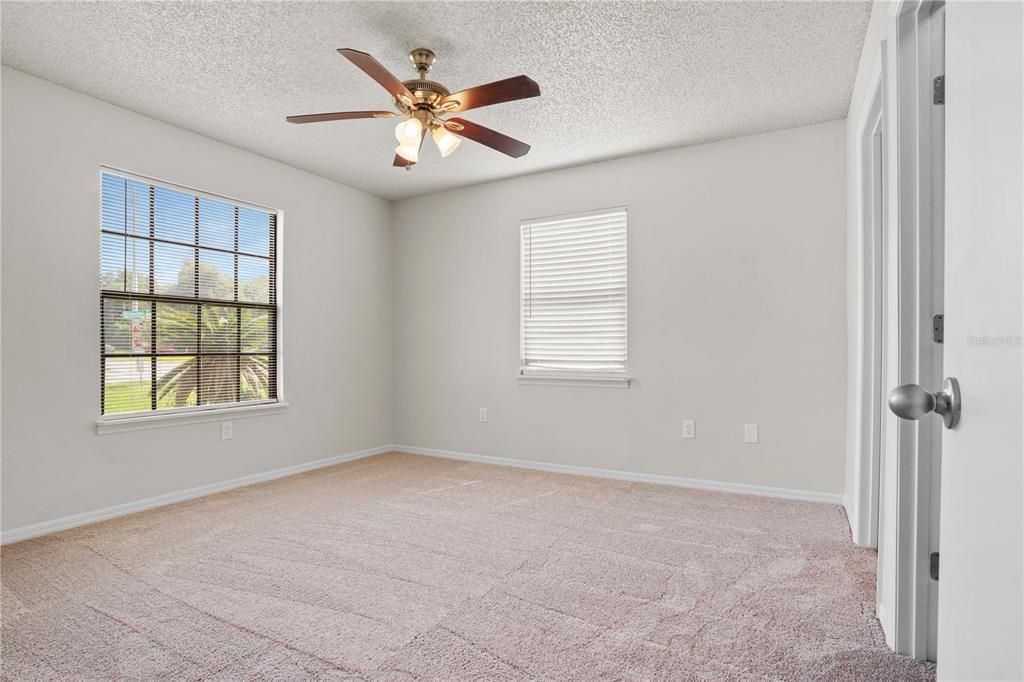 For Sale: $320,000 (4 beds, 2 baths, 1759 Square Feet)