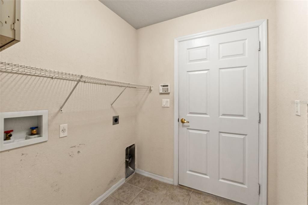 En Venta: $229,900 (2 camas, 2 baños, 1233 Pies cuadrados)