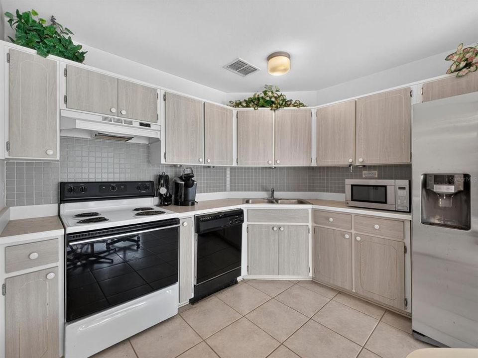 En Venta: $330,000 (3 camas, 2 baños, 1779 Pies cuadrados)