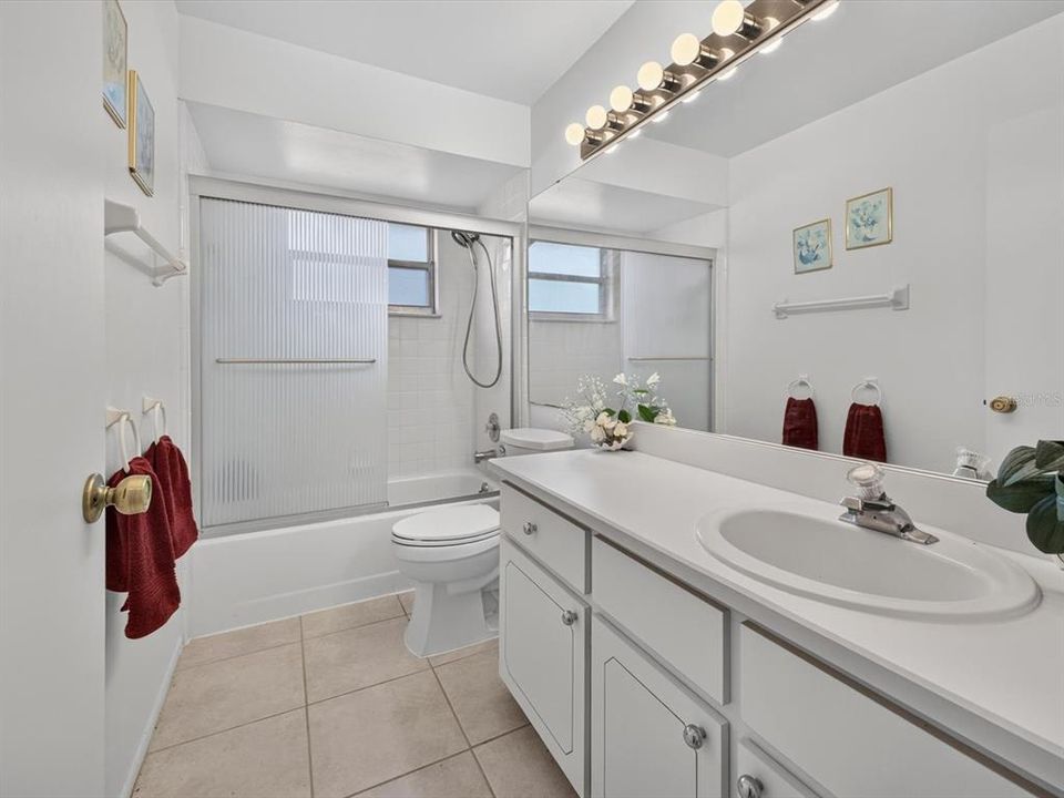 En Venta: $330,000 (3 camas, 2 baños, 1779 Pies cuadrados)