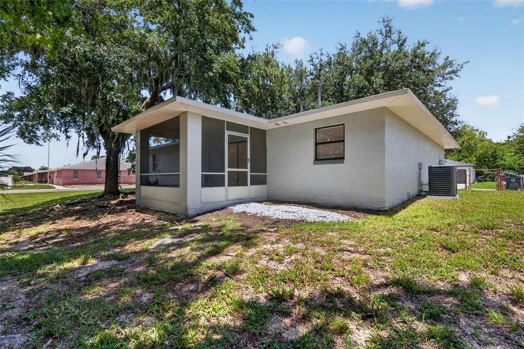 For Sale: $243,000 (4 beds, 2 baths, 1385 Square Feet)
