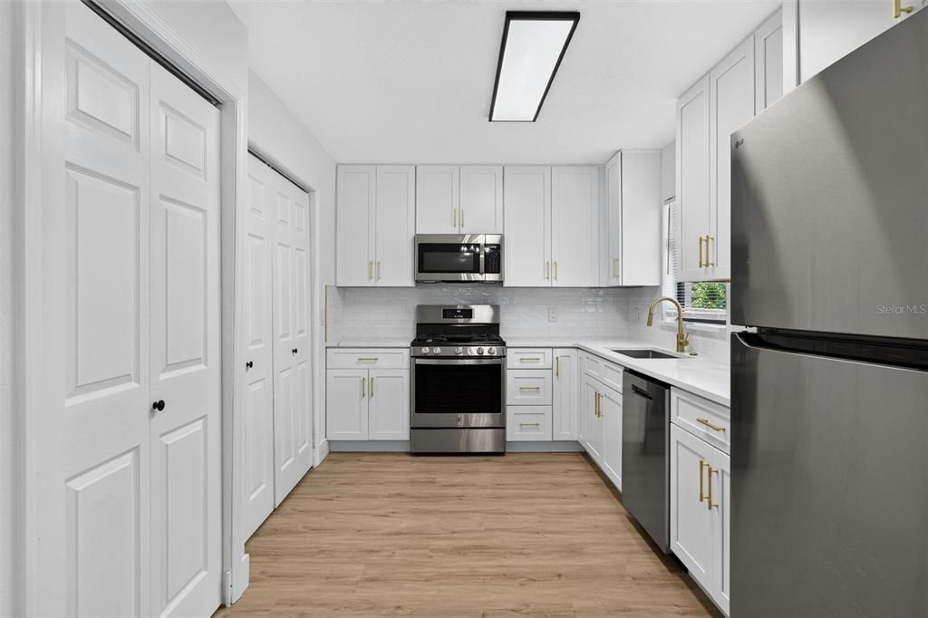 For Sale: $243,000 (4 beds, 2 baths, 1385 Square Feet)