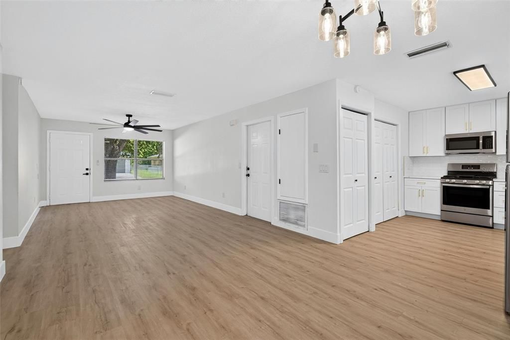 For Sale: $243,000 (4 beds, 2 baths, 1385 Square Feet)