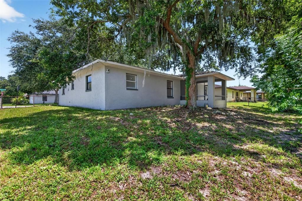 For Sale: $243,000 (4 beds, 2 baths, 1385 Square Feet)