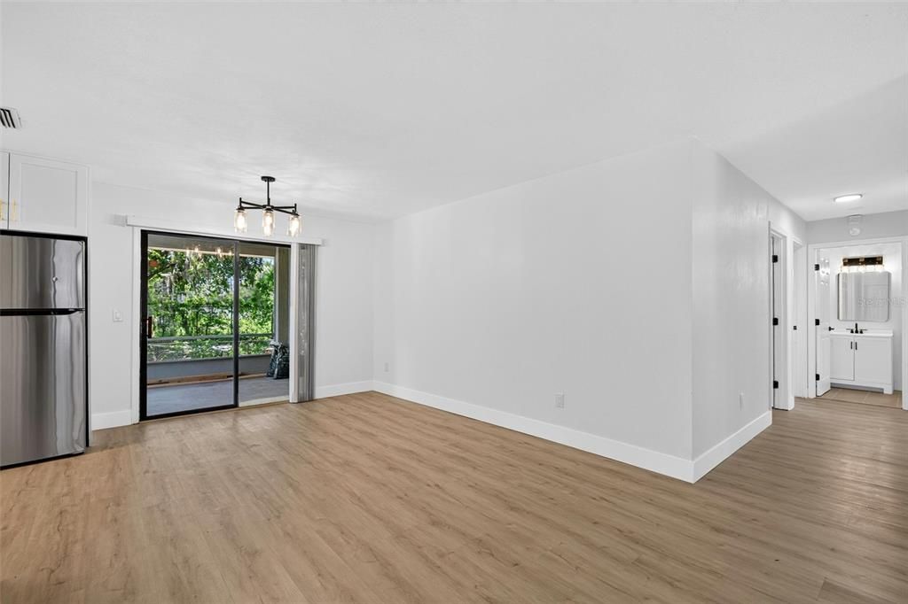 For Sale: $243,000 (4 beds, 2 baths, 1385 Square Feet)
