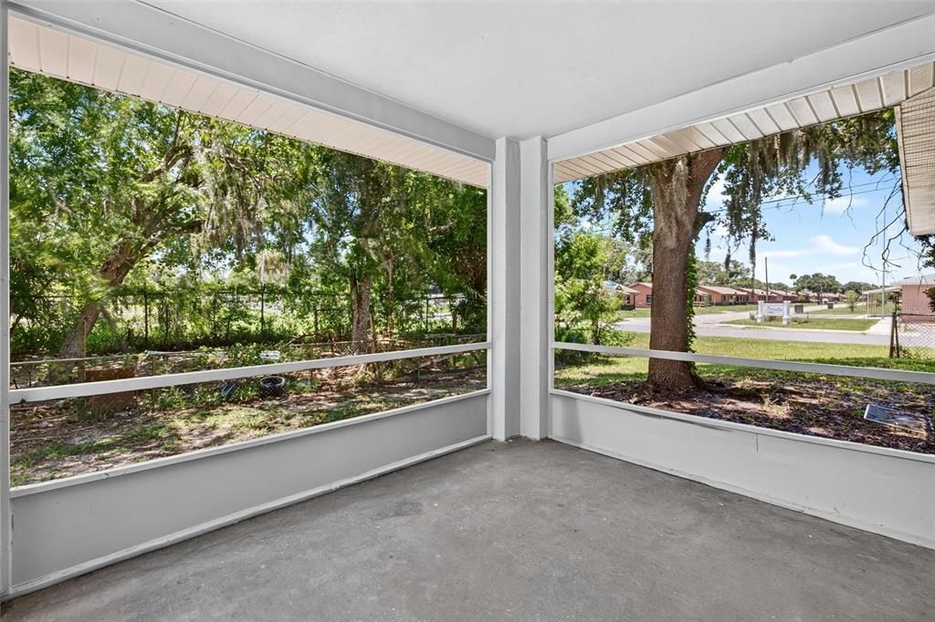 For Sale: $243,000 (4 beds, 2 baths, 1385 Square Feet)