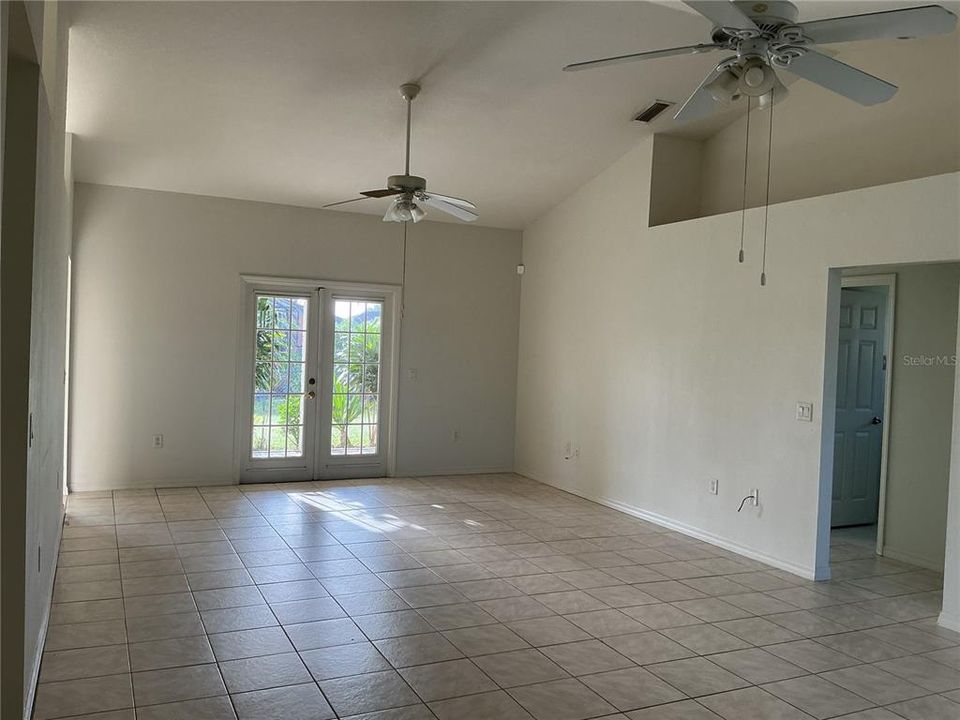 For Rent: $1,700 (3 beds, 2 baths, 1627 Square Feet)