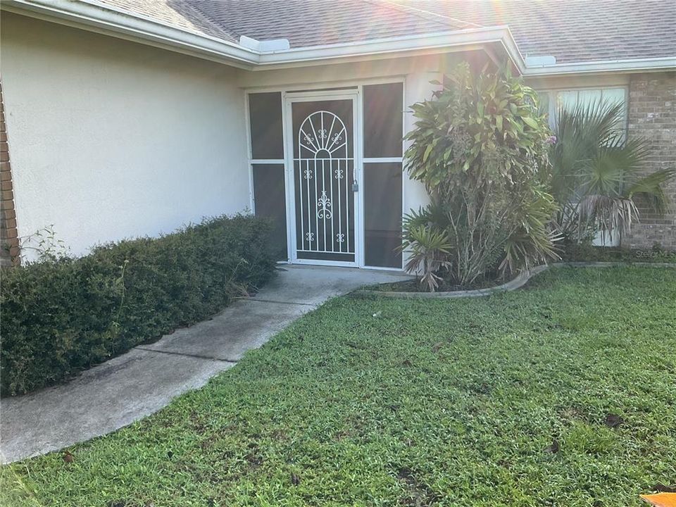 For Rent: $1,700 (3 beds, 2 baths, 1627 Square Feet)