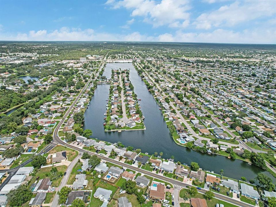 На продажу: $265,000 (2 спален, 1 ванн, 864 Квадратных фут)