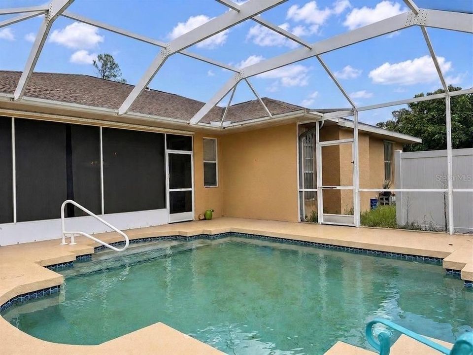 For Sale: $350,000 (3 beds, 2 baths, 1762 Square Feet)