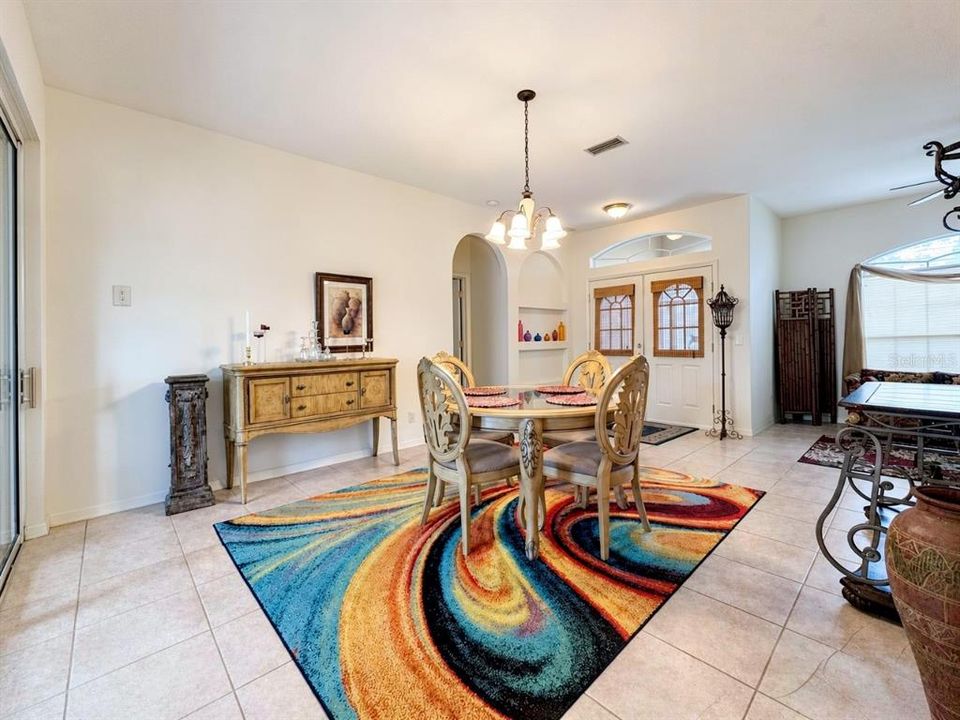 For Sale: $350,000 (3 beds, 2 baths, 1762 Square Feet)