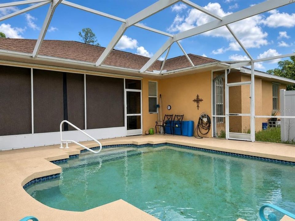 For Sale: $350,000 (3 beds, 2 baths, 1762 Square Feet)